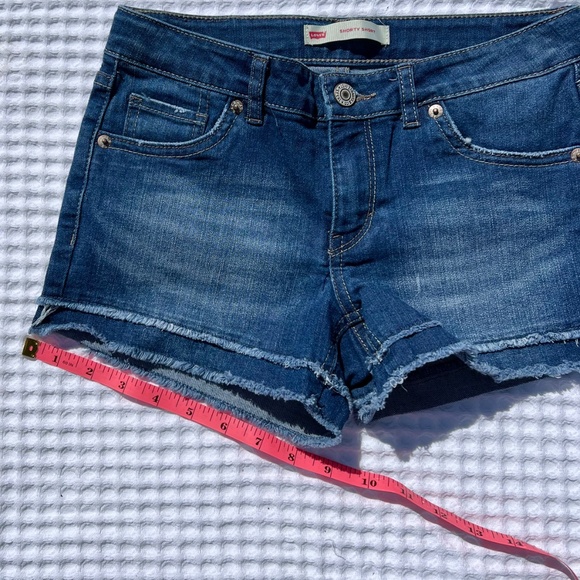 Levi's Denim Girls' Shorty Shorts Double Frayed Edges - Picture 13 of 16